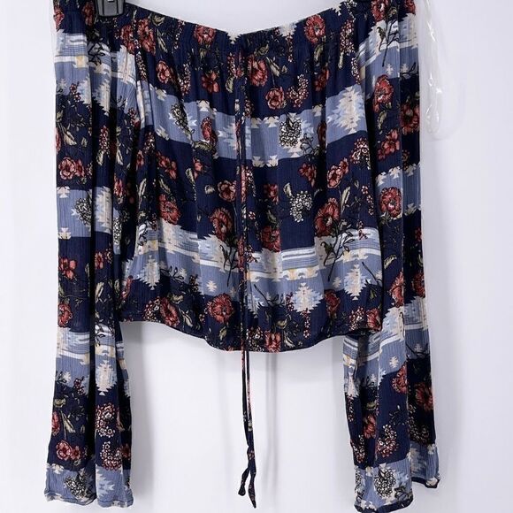 Altar’d States Off shoulder Crop Top - Picture 5 of 5